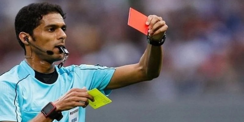 Thẻ được trọng tài sử dụng để xử phạt các hành vi phạm lỗi